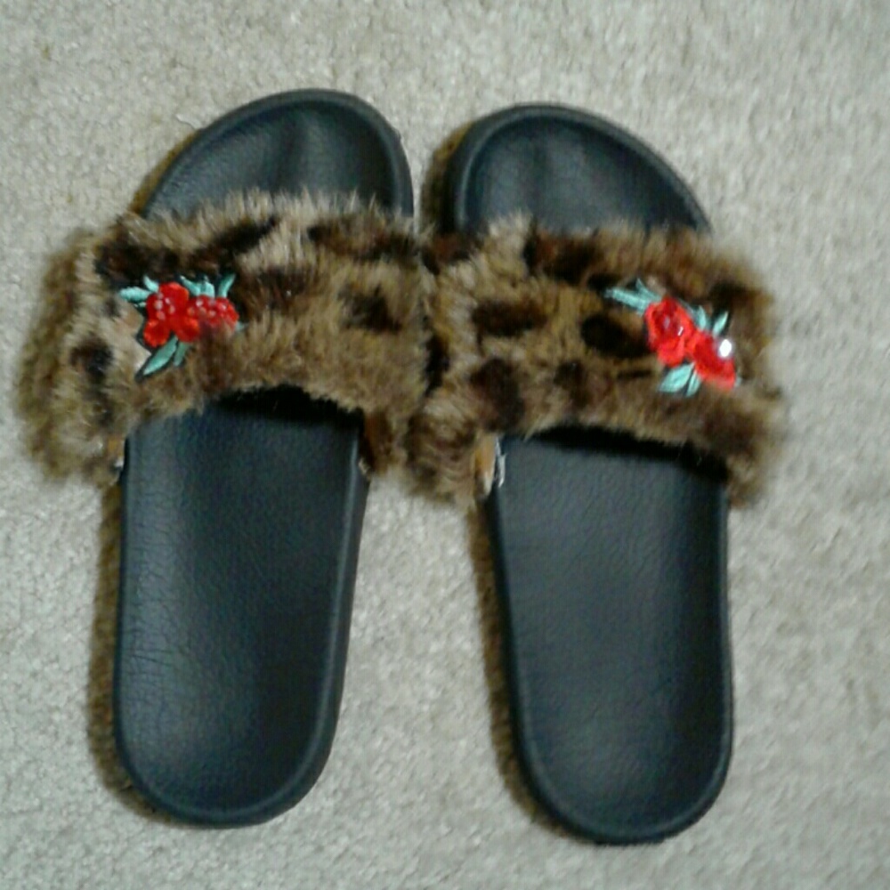 Cute leopard print slides❤